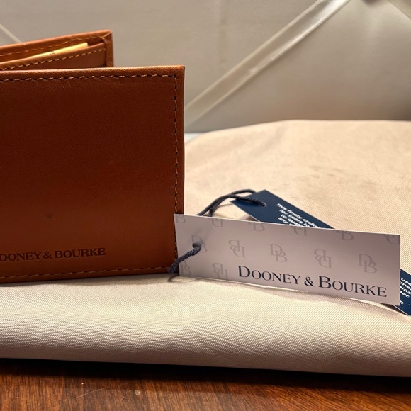 Dooney & Bourke Florentine Billfold - Picture 1 of 2